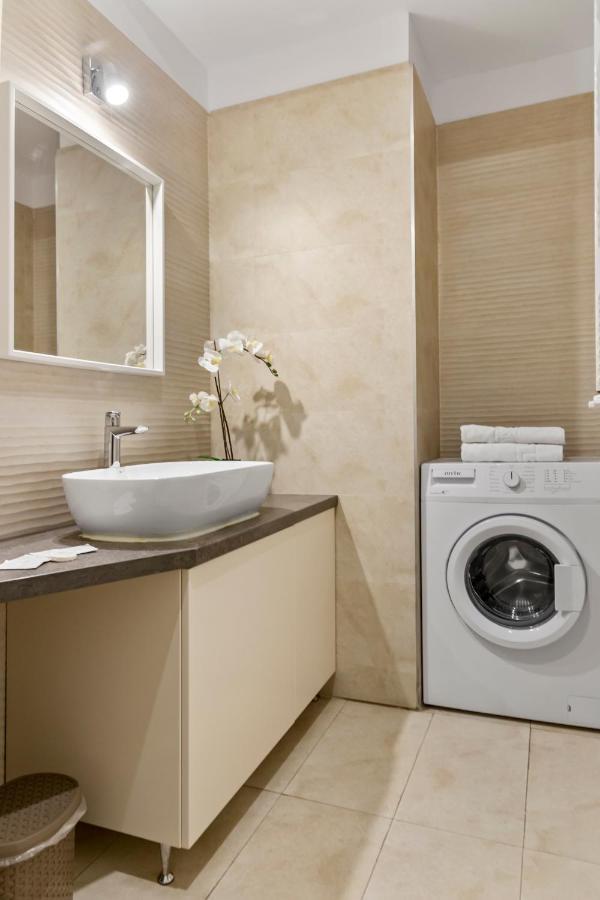 Apartamento Aquarius: Upscale Flat In The Heart Of Bucharest! Exterior foto